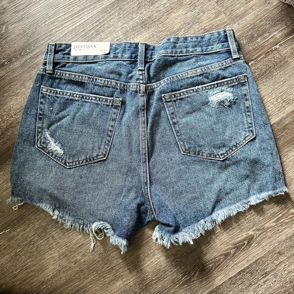 Just USA Frayed Hem Denim Shorts - Picture 2 of 2